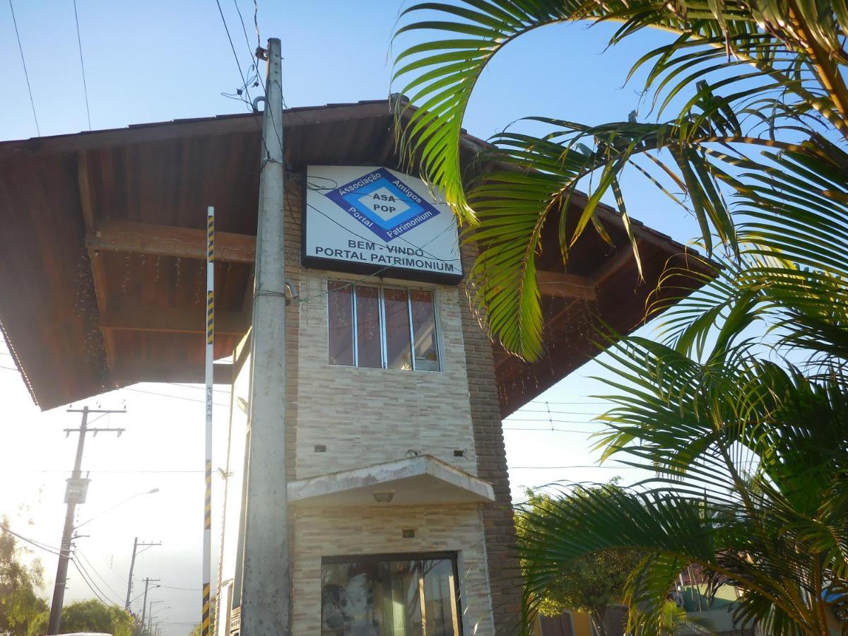 Sobrado Com Piscina Em Condomino Fechado A 150 M Da Praia Caraguatatuba Buitenkant foto